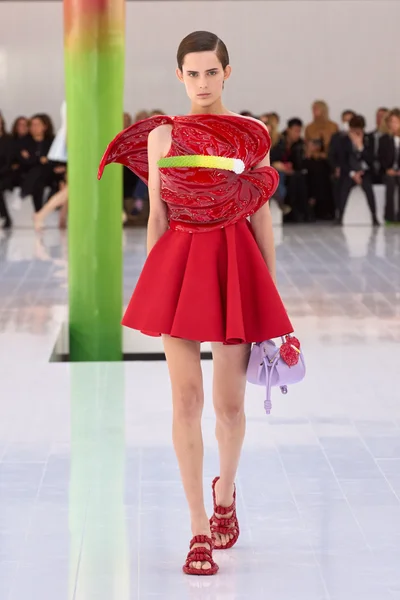 Look 12